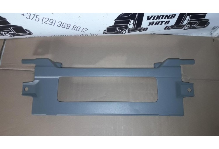 Центральная часть бампера на Mercedes