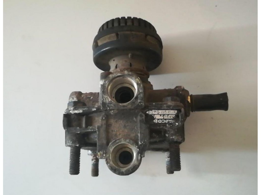 Ускорительный клапан Volvo FH(12) 1998-2002 2001