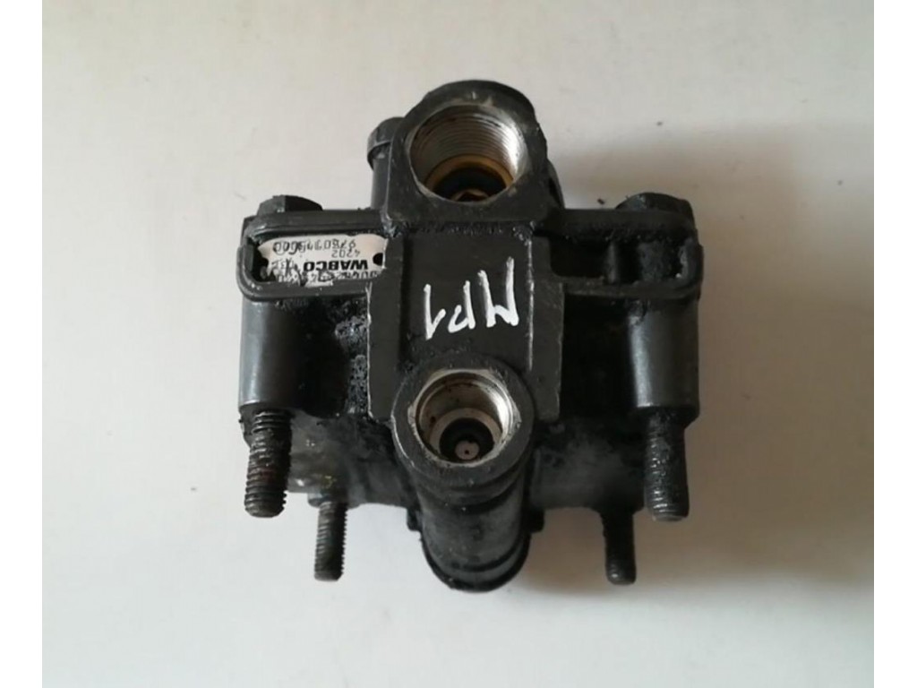 Ускорительный клапан Mercedes Actros MP1 1996-2002 2001