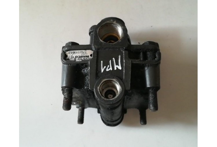 Ускорительный клапан Mercedes Actros MP1 1996-2002 2001